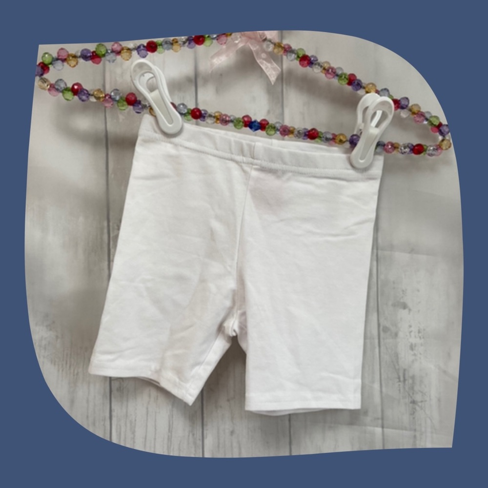 Shorts Set - Picture 2 of 7